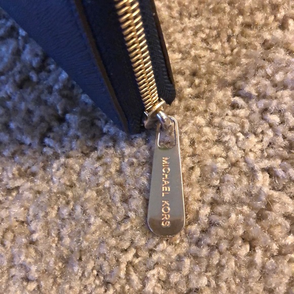 SOLD Michael Kors Dark Navy Blue Large Wallet - Picture 3 of 5